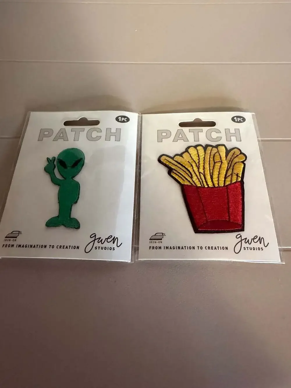 Gwen Studios Iron-On Embroidered Patch Set (Alien and French Fries)